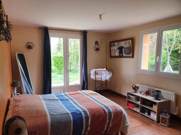 Maison 4 chambres double garage et grange sur un terrain de 2254 m2