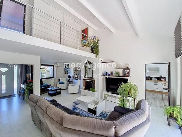 Maison à CHOLET, 49300 - 6 pièces 162m²