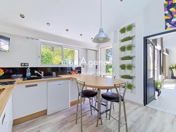 Maison à CHOLET, 49300 - 6 pièces 162m²