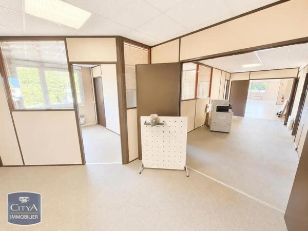 Local professionnel à louer Évry-Courcouronnes (91000)