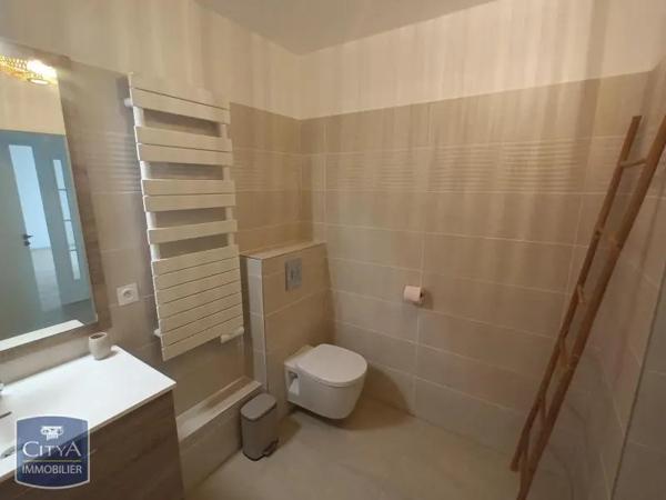 Appartement à louer 2 pièces 44.67m² Suresnes (92150)