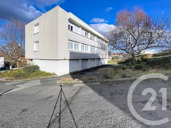 Appartement F4 à vendre  4 pièces - 74 m2 RIOM - 63