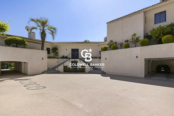 Villa 15 pièces à vendre St Paul - 06570 / Réf: 85944751
