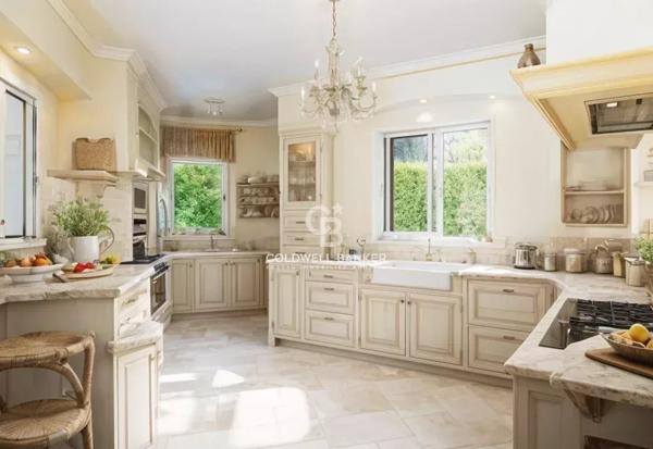 Villa 8 pièces à vendre Mougins - 06250 / Réf: 83226970