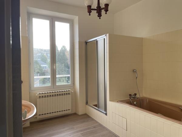 Maison à vendre |  Bourganeuf |  6 pièces | 216 m²