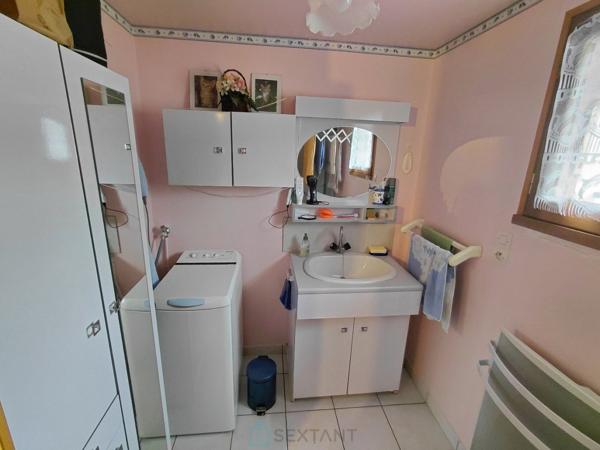 Dordogne - Ancienne maison garde barrière