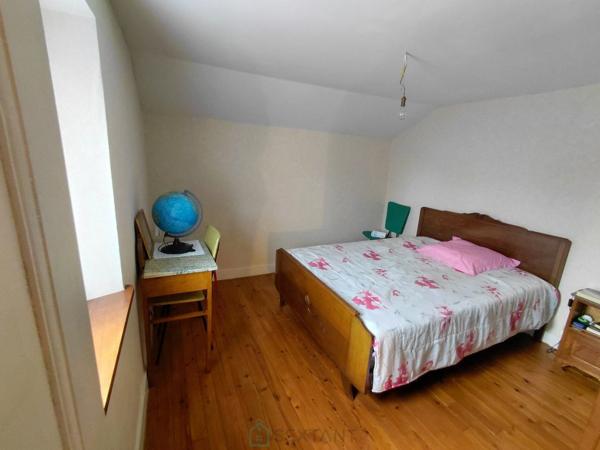 Dordogne - Ancienne maison garde barrière