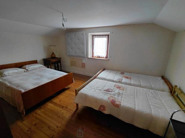 Dordogne - Ancienne maison garde barrière