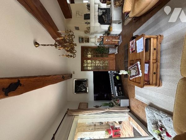 Beaucaire maison d'environ 265 m² sur un terrain clos et arboré de 8300 m².