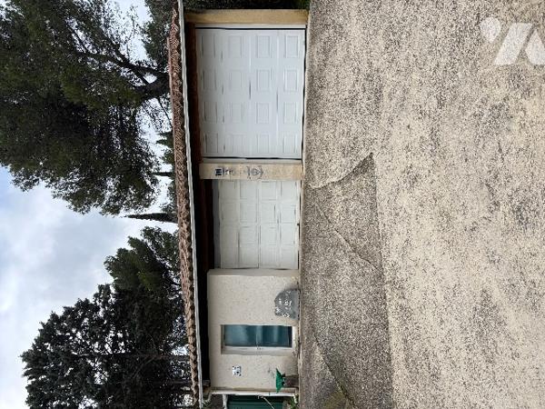 Beaucaire maison d'environ 265 m² sur un terrain clos et arboré de 8300 m².