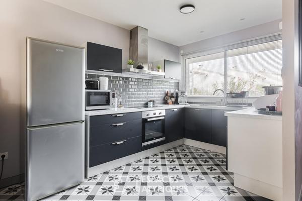 Maison rénovée avec terrasse plein Sud et garage