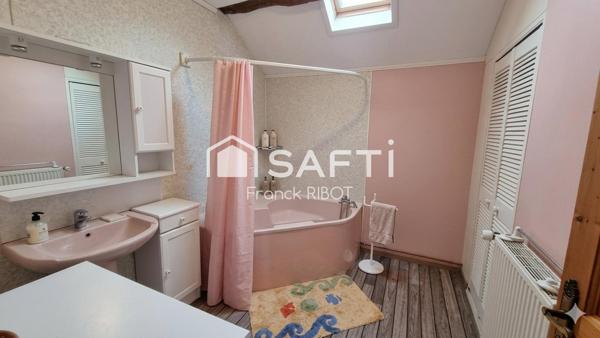Maison de 251m2 sur 2457m2 de terrain