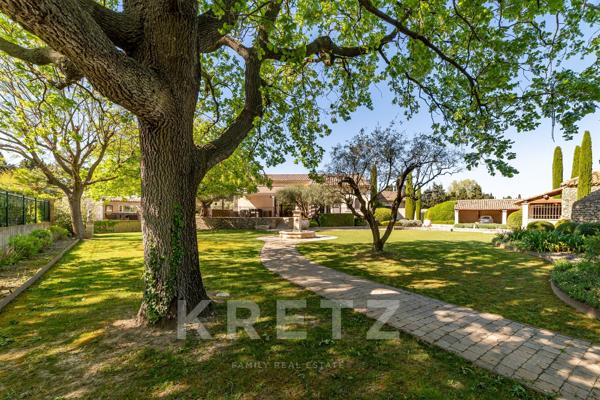 Aux portes de Saint-Rémy-de-Provence, propriété d’exception de 320 m² dans un écrin paysager de plus