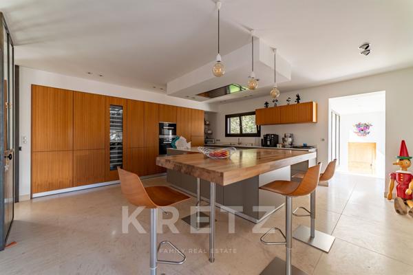Aux portes de Saint-Rémy-de-Provence, propriété d’exception de 320 m² dans un écrin paysager de plus