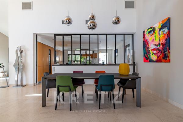 Aux portes de Saint-Rémy-de-Provence, propriété d’exception de 320 m² dans un écrin paysager de plus