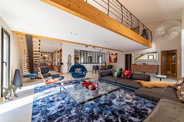 Aux portes de Saint-Rémy-de-Provence, propriété d’exception de 320 m² dans un écrin paysager de plus