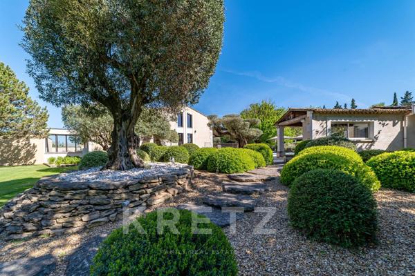 Aux portes de Saint-Rémy-de-Provence, propriété d’exception de 320 m² dans un écrin paysager de plus