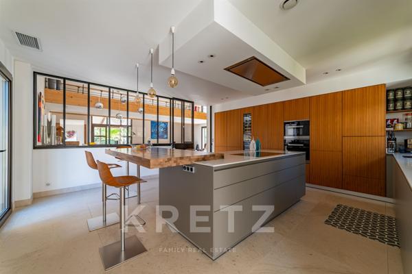 Aux portes de Saint-Rémy-de-Provence, propriété d’exception de 320 m² dans un écrin paysager de plus