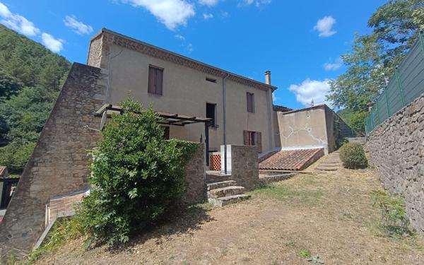 Immeuble à vendre    10 pièces • 346 m2 Robiac-Rochessadoule