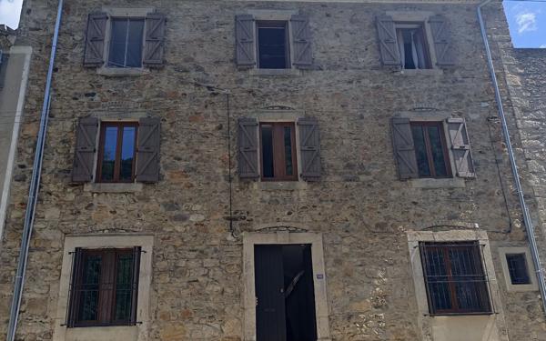 Immeuble à vendre    10 pièces • 346 m2 Robiac-Rochessadoule