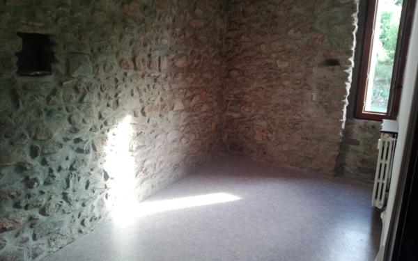 Immeuble à vendre    10 pièces • 346 m2 Robiac-Rochessadoule