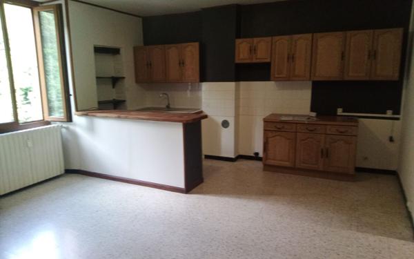 Immeuble à vendre    10 pièces • 346 m2 Robiac-Rochessadoule