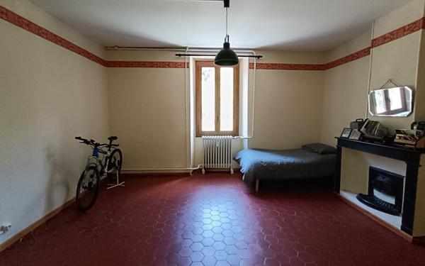 Immeuble à vendre    10 pièces • 346 m2 Robiac-Rochessadoule