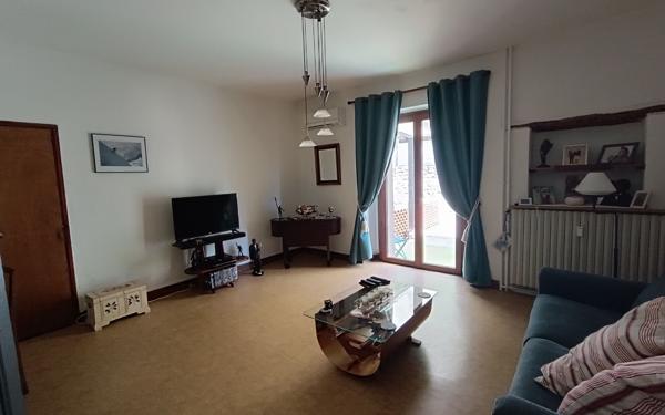 Immeuble à vendre    10 pièces • 346 m2 Robiac-Rochessadoule