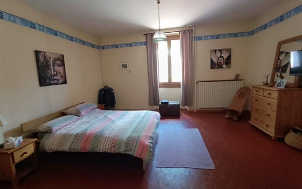 Immeuble à vendre    10 pièces • 346 m2 Robiac-Rochessadoule