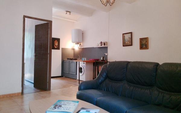 Immeuble à vendre    10 pièces • 346 m2 Robiac-Rochessadoule