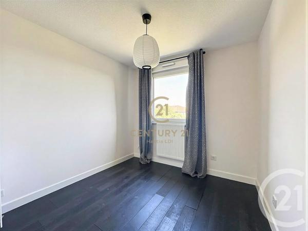 Appartement F3 à vendre  3 pièces - 63 m 2   BRON  - 69