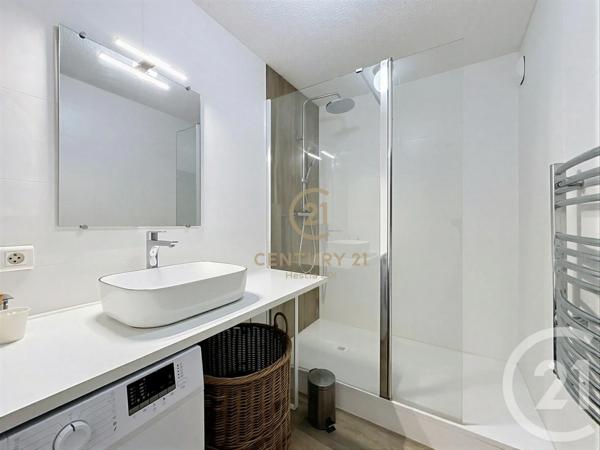 Appartement F3 à vendre  3 pièces - 63 m 2   BRON  - 69