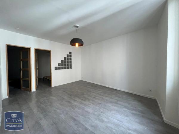 Appartement à louer 1 pièce 46.8m²