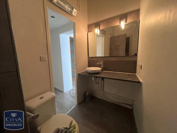 Appartement à louer 1 pièce 46.8m²