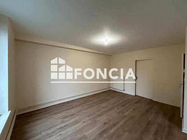 Location Appartement 3 pièces 60.7 m² - 28 BOULEVARD J.-B.-CLEMENT Nouzonville 08700