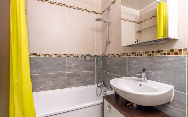 Appartement à vendre    1 pièce • 28,94 m2 Saint-Maurice