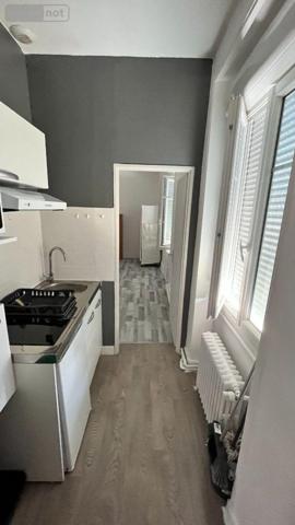 Local mixte (Pro/Hab) à vendre à Lencloître dans la Vienne (86140), ref : 86024-IMMR2409   
Centre bourg