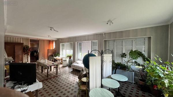 Local mixte (Pro/Hab) à vendre à Lencloître dans la Vienne (86140), ref : 86024-IMMR2409   
Centre bourg