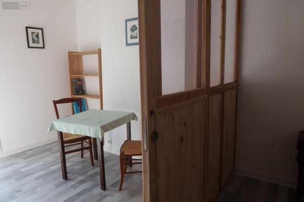 Local mixte (Pro/Hab) à vendre à Lencloître dans la Vienne (86140), ref : 86024-IMMR2409   
Centre bourg