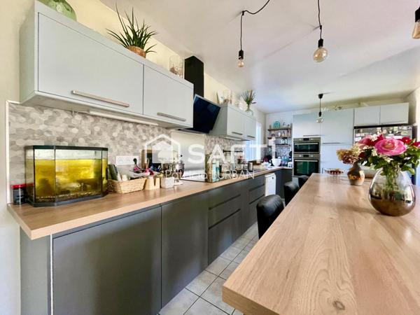 Maison 4 chambres 532 m2 terrain proche commodités