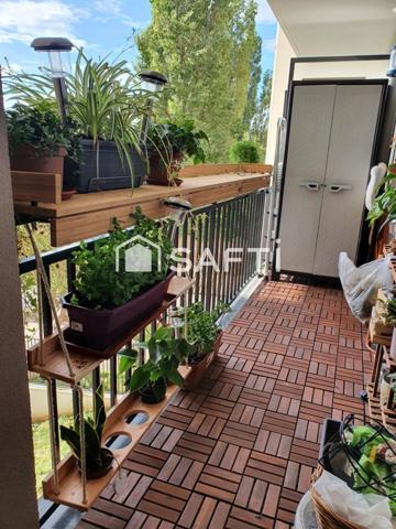 Au pied du Métro ligne 7 Paul Vaillant Couturier, Résidence récente au calme