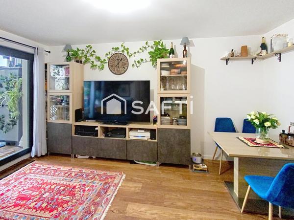 Au pied du Métro ligne 7 Paul Vaillant Couturier, Résidence récente au calme