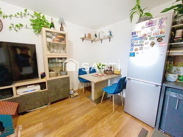 Au pied du Métro ligne 7 Paul Vaillant Couturier, Résidence récente au calme