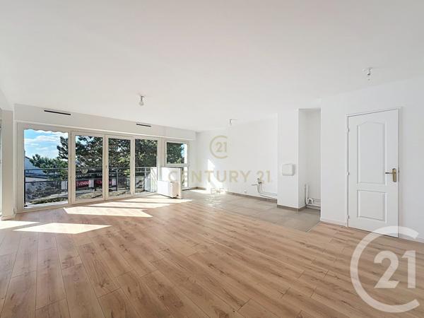 Appartement F5 à vendre  5 pièces - 80,40 m2 NOISY LE GRAND - 93