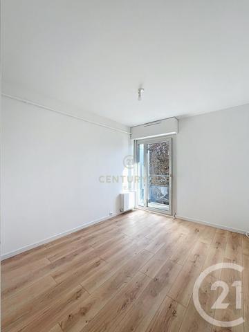 Appartement F5 à vendre  5 pièces - 80,40 m2 NOISY LE GRAND - 93