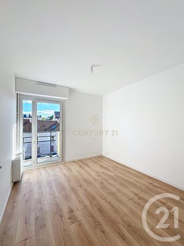 Appartement F5 à vendre  5 pièces - 80,40 m2 NOISY LE GRAND - 93