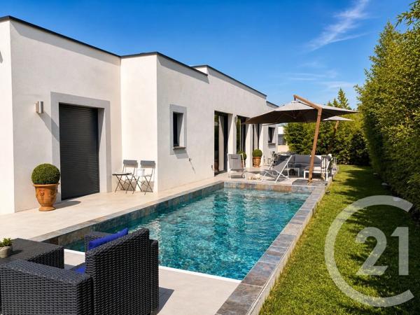 Maison à vendre  5 pièces - 122,37 m 2   NIMES  - 30