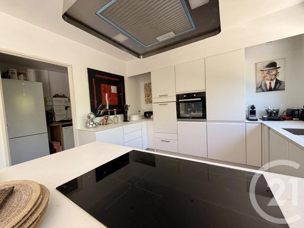 Maison à vendre  5 pièces - 122,37 m 2   NIMES  - 30