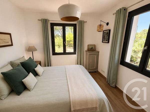 Maison à vendre  5 pièces - 122,37 m 2   NIMES  - 30