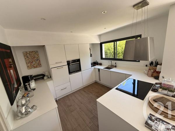 Maison à vendre  5 pièces - 122,37 m 2   NIMES  - 30